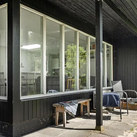 Stunning In Idestrup With Wifi * Bøtø By